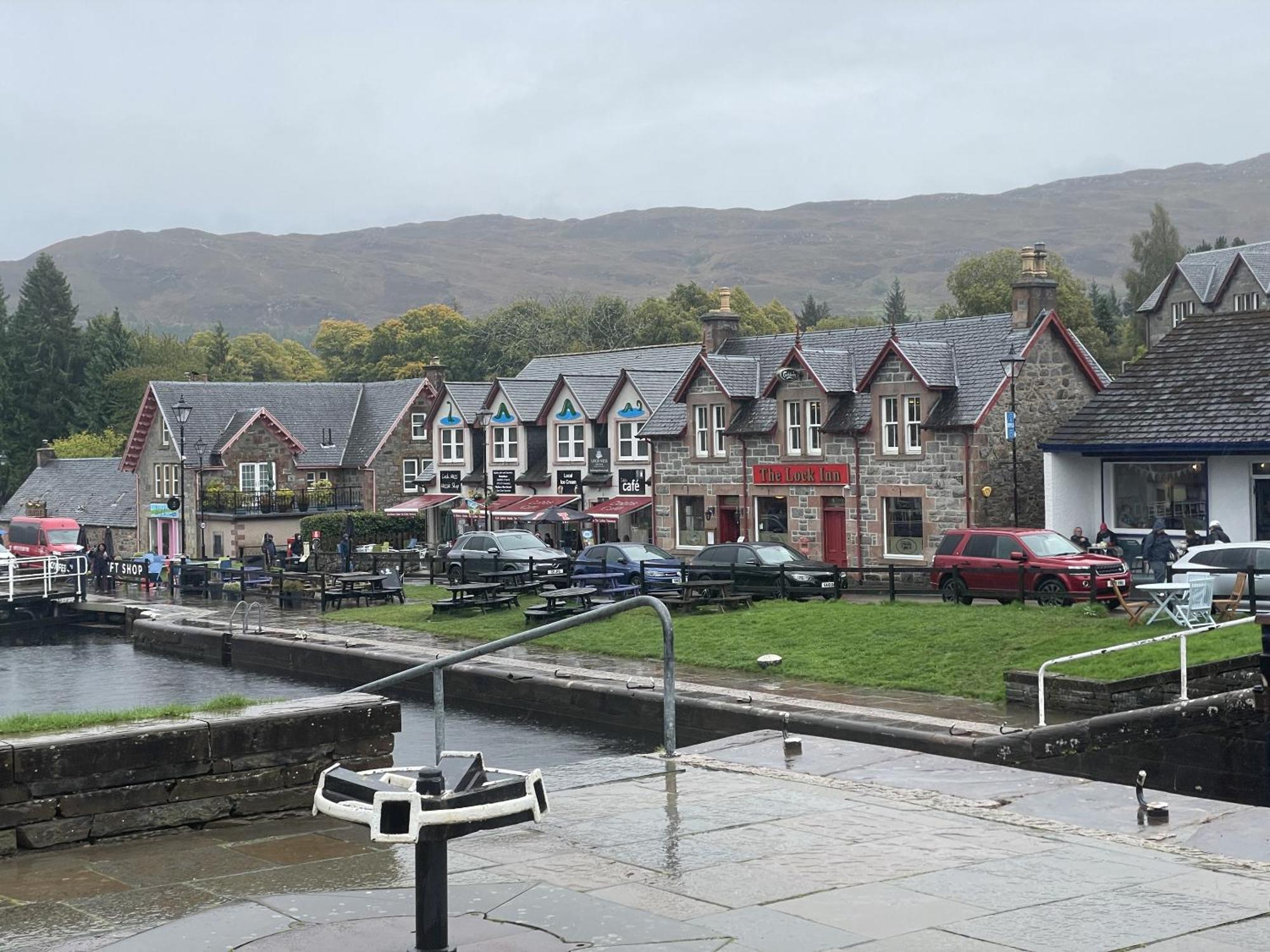 The Classrooms, Loch Ness Abbey - 142M2 Lifestyle & Heritage Apartment - Pool & Spa - The Highland Club - Resort On Lake Shores Fort Augustus Εξωτερικό φωτογραφία